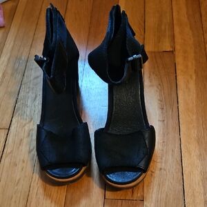 Elegant Sorel Black Women's Heels, Never Worn